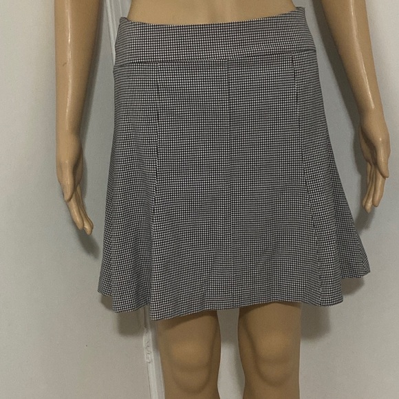 ‼️$10‼️ Mini skirt with shorts - Picture 1 of 5